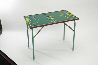 Gombfoci asztal nyitható lábbal