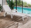 Omaha rattan hatású műanyag kerti napozóágy fehér