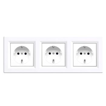 Nova III földelt dugalj  fehér kerettel